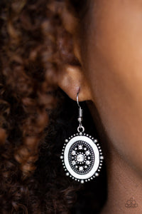 Picture of WEALTH - White - Paparazzi Accessories