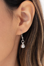 Load image into Gallery viewer, Pearl Appraisal - Purple - Paparazzi Accessories