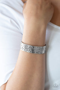 Read The VINE Print - Silver - Paparazzi Accessories