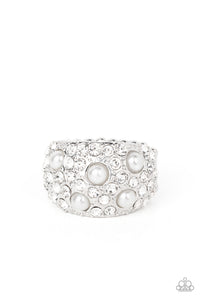 Gatsbys Girl - White- Paparazzi Accessories