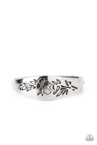 Fond of Florals - Silver - Paparazzi Accessories