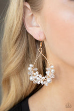 Load image into Gallery viewer, Marina Banquet - Gold